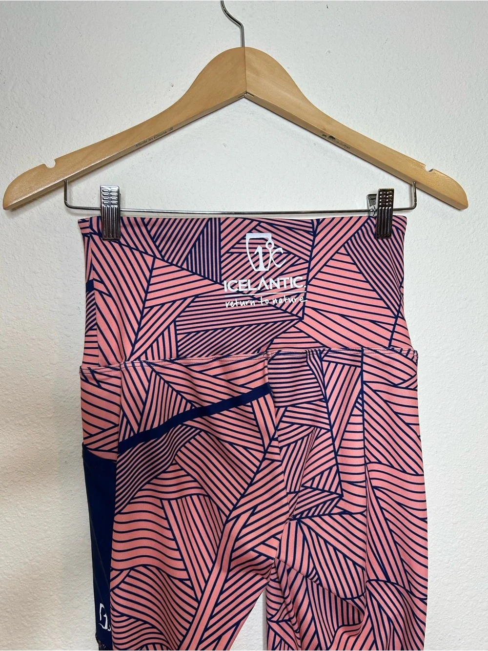 Icelantic Coral & Navy Geometric Print Leggings M